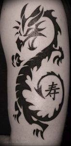 Фото рисунка тату дракон 12.10.2018 №092 - dragon tattoo - tattoo-photo.ru