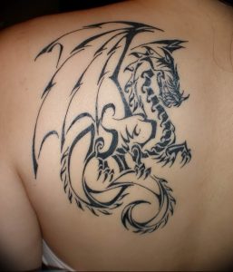 Фото рисунка тату дракон 12.10.2018 №136 - dragon tattoo - tattoo-photo.ru