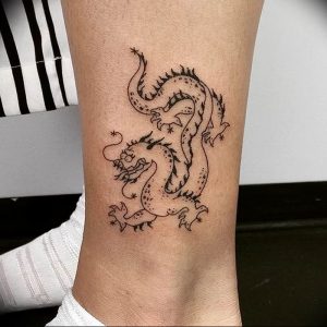 Фото рисунка тату дракон 12.10.2018 №185 - dragon tattoo - tattoo-photo.ru