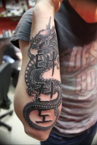Фото рисунка тату дракон 12.10.2018 №226 - dragon tattoo - tattoo-photo.ru