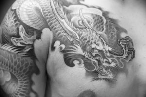 Фото рисунка тату дракон 12.10.2018 №251 - dragon tattoo - tattoo-photo.ru
