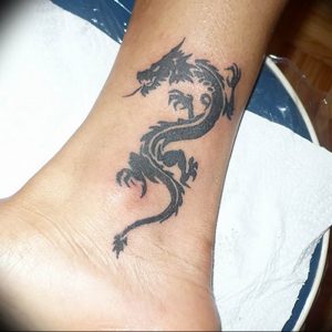 Фото рисунка тату дракон 12.10.2018 №261 - dragon tattoo - tattoo-photo.ru