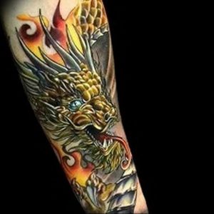 Фото рисунка тату дракон 12.10.2018 №262 - dragon tattoo - tattoo-photo.ru