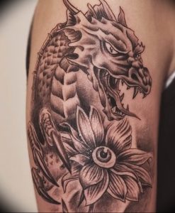 Фото рисунка тату дракон 12.10.2018 №288 - dragon tattoo - tattoo-photo.ru