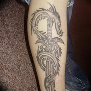 Фото рисунка тату дракон 12.10.2018 №323 - dragon tattoo - tattoo-photo.ru