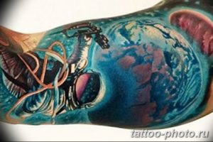 Фото рисунка тату космонавт 31.10.2018 №044 - cosmonaut tattoo - tattoo-photo.ru