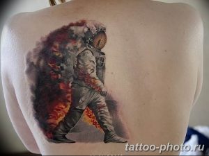 Фото рисунка тату космонавт 31.10.2018 №049 - cosmonaut tattoo - tattoo-photo.ru