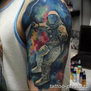 Фото рисунка тату космонавт 31.10.2018 №054 - cosmonaut tattoo - tattoo-photo.ru