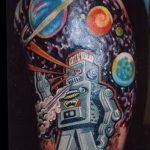 Фото рисунка тату космонавт 31.10.2018 №062 - cosmonaut tattoo - tattoo-photo.ru