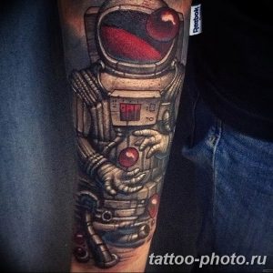 Фото рисунка тату космонавт 31.10.2018 №067 - cosmonaut tattoo - tattoo-photo.ru