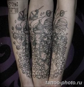 Фото рисунка тату космонавт 31.10.2018 №076 - cosmonaut tattoo - tattoo-photo.ru