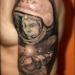 Фото рисунка тату космонавт 31.10.2018 №079 - cosmonaut tattoo - tattoo-photo.ru