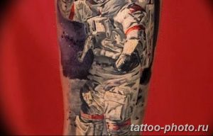 Фото рисунка тату космонавт 31.10.2018 №085 - cosmonaut tattoo - tattoo-photo.ru