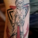 Фото рисунка тату космонавт 31.10.2018 №112 - cosmonaut tattoo - tattoo-photo.ru