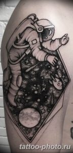 Фото рисунка тату космонавт 31.10.2018 №115 - cosmonaut tattoo - tattoo-photo.ru
