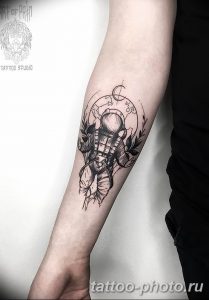 Фото рисунка тату космонавт 31.10.2018 №118 - cosmonaut tattoo - tattoo-photo.ru
