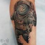 Фото рисунка тату космонавт 31.10.2018 №127 - cosmonaut tattoo - tattoo-photo.ru