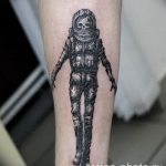 Фото рисунка тату космонавт 31.10.2018 №149 - cosmonaut tattoo - tattoo-photo.ru