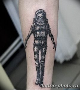 Фото рисунка тату космонавт 31.10.2018 №149 - cosmonaut tattoo - tattoo-photo.ru