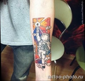 Фото рисунка тату космонавт 31.10.2018 №151 - cosmonaut tattoo - tattoo-photo.ru
