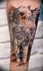 Фото рисунка тату космонавт 31.10.2018 №154 - cosmonaut tattoo - tattoo-photo.ru