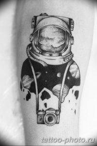 Фото рисунка тату космонавт 31.10.2018 №160 - cosmonaut tattoo - tattoo-photo.ru