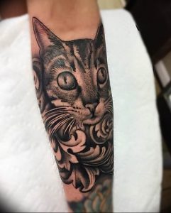 Фото рисунка тату кошка 09.10.2018 №004 - cat tattoo - tattoo-photo.ru