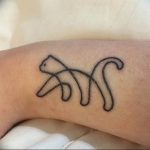 Фото рисунка тату кошка 09.10.2018 №016 - cat tattoo - tattoo-photo.ru