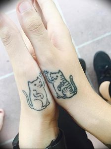 Фото рисунка тату кошка 09.10.2018 №020 - cat tattoo - tattoo-photo.ru