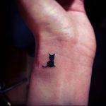 Фото рисунка тату кошка 09.10.2018 №023 - cat tattoo - tattoo-photo.ru