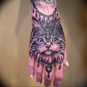 Фото рисунка тату кошка 09.10.2018 №041 - cat tattoo - tattoo-photo.ru