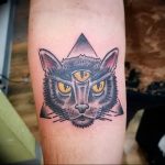 Фото рисунка тату кошка 09.10.2018 №048 - cat tattoo - tattoo-photo.ru