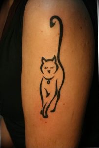 Фото рисунка тату кошка 09.10.2018 №089 - cat tattoo - tattoo-photo.ru