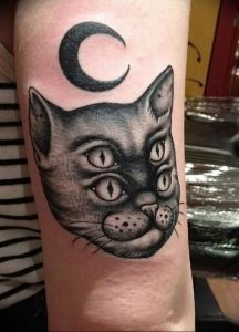 Фото рисунка тату кошка 09.10.2018 №092 - cat tattoo - tattoo-photo.ru