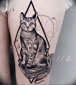 Фото рисунка тату кошка 09.10.2018 №142 - cat tattoo - tattoo-photo.ru