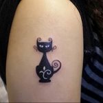 Фото рисунка тату кошка 09.10.2018 №165 - cat tattoo - tattoo-photo.ru