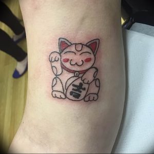 Фото рисунка тату кошка 09.10.2018 №177 - cat tattoo - tattoo-photo.ru