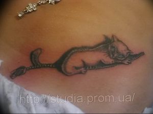 Фото рисунка тату кошка 09.10.2018 №298 - cat tattoo - tattoo-photo.ru