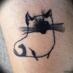 Фото рисунка тату кошка 09.10.2018 №325 - cat tattoo - tattoo-photo.ru