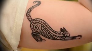 Фото рисунка тату кошка 09.10.2018 №346 - cat tattoo - tattoo-photo.ru