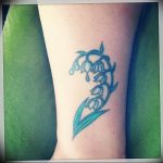 Фото рисунка тату ландыш 12.10.2018 №018 - tattoo lily of the valley - tattoo-photo.ru
