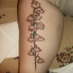Фото рисунка тату ландыш 12.10.2018 №021 - tattoo lily of the valley - tattoo-photo.ru