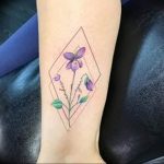 Фото рисунка тату ландыш 12.10.2018 №037 - tattoo lily of the valley - tattoo-photo.ru