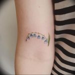 Фото рисунка тату ландыш 12.10.2018 №043 - tattoo lily of the valley - tattoo-photo.ru
