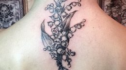 Фото рисунка тату ландыш 12.10.2018 №046 - tattoo lily of the valley - tattoo-photo.ru