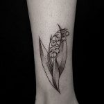 Фото рисунка тату ландыш 12.10.2018 №047 - tattoo lily of the valley - tattoo-photo.ru