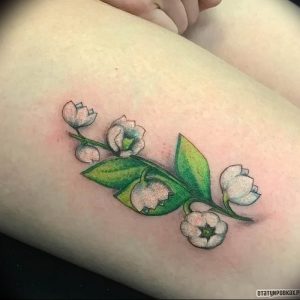 Фото рисунка тату ландыш 12.10.2018 №054 - tattoo lily of the valley - tattoo-photo.ru