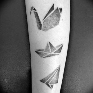Фото рисунка тату оригами 12.10.2018 №031 - origami tattoo - tattoo-photo.ru