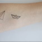 Фото рисунка тату оригами 12.10.2018 №046 - origami tattoo - tattoo-photo.ru