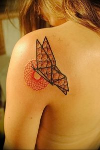 Фото рисунка тату оригами 12.10.2018 №073 - origami tattoo - tattoo-photo.ru